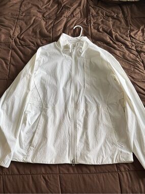 lululemon White Full-Zip Sojourn Windbreaker Jacket.